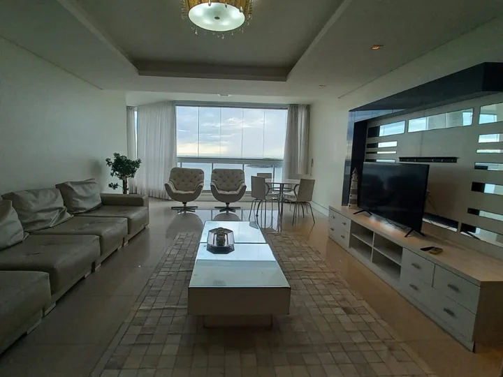 Apartamento aluguel anual 3 suítes no Centro