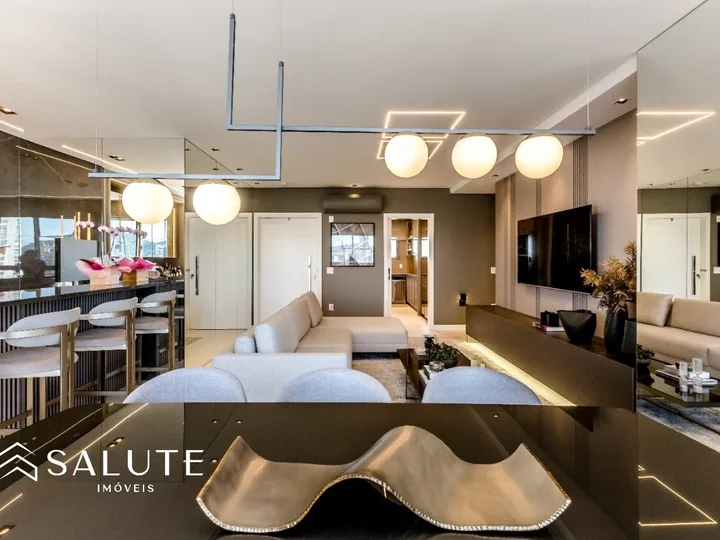 Apartamento com 4 suítes em Balneário Camboriú