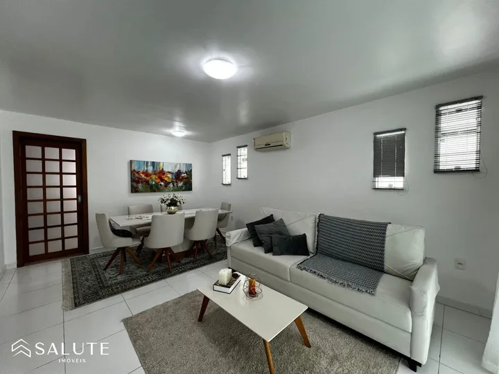 Casa à venda com 7 dormitórios no Pioneiros