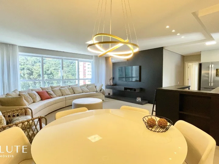 Apartamento aluguel anual 4 suítes no Pioneiros