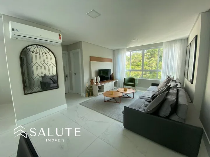 Apartamento à 250m da praia, 3 suítes, mobiliado.