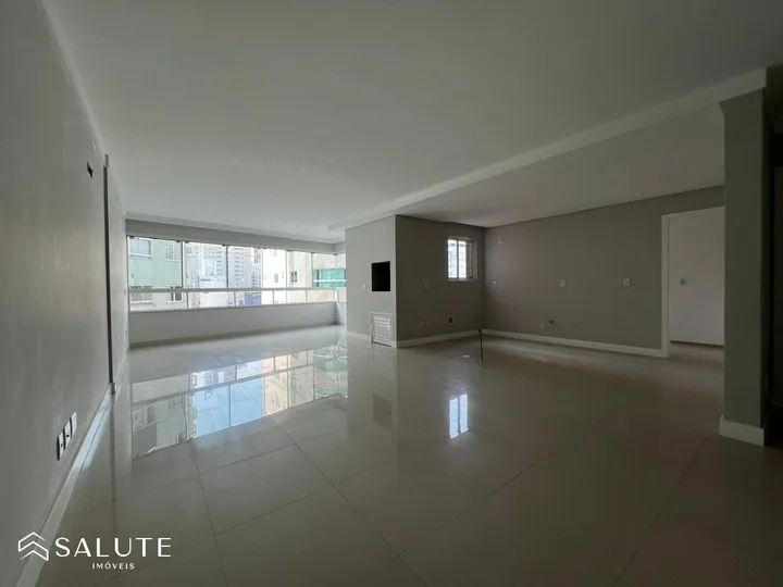 Apartamento à venda 3 suítes no Centro