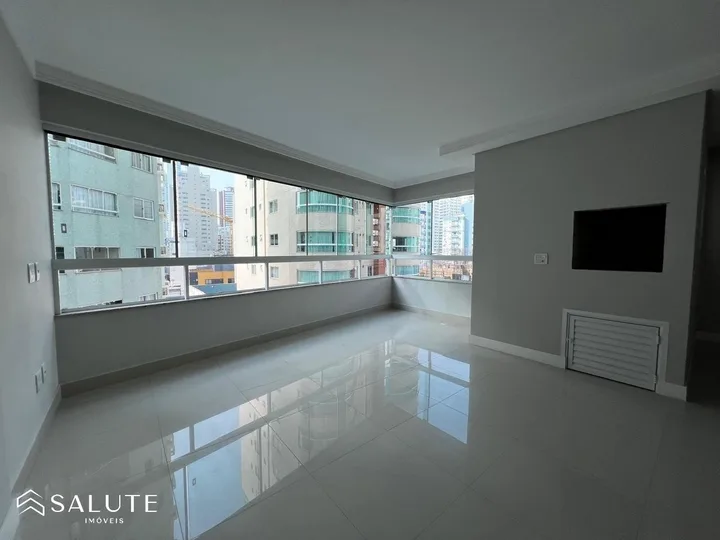 Apartamento à venda 3 suítes no Centro