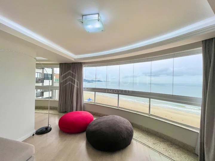 Apartamento à venda frente mar na Barra Sul