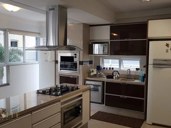 Apartamento à venda 3 suítes no Centro