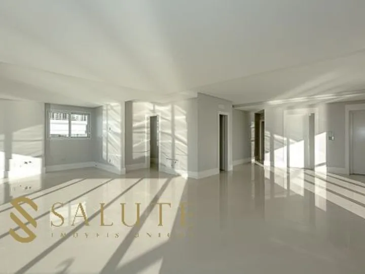 Excelente apartamento frente mar na Barra Sul!