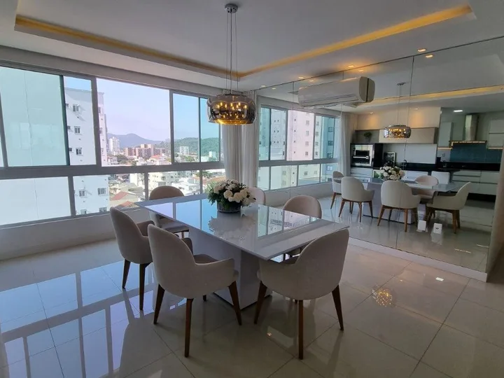 Apartamento à venda 4 dormitórios na Barra Sul