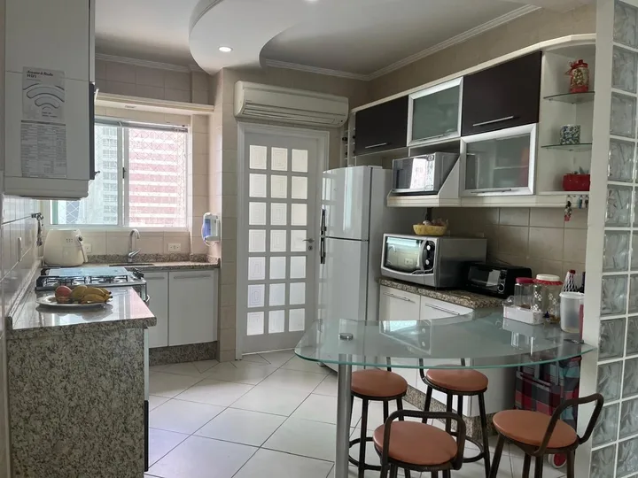 Apartamento à venda 2 dormitórios Barra Sul.