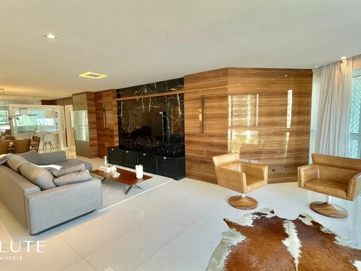 Apartamento à venda 4 dormitórios na Praia Brava