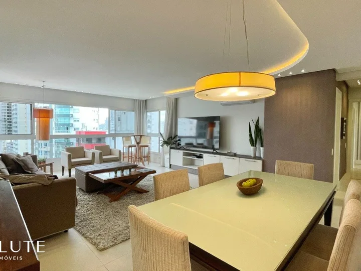 Apartamento aluguel anual 3 suítes no Centro.