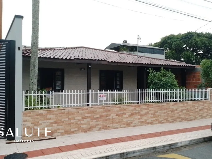 Casa a venda com 5 dormitórios na Barra