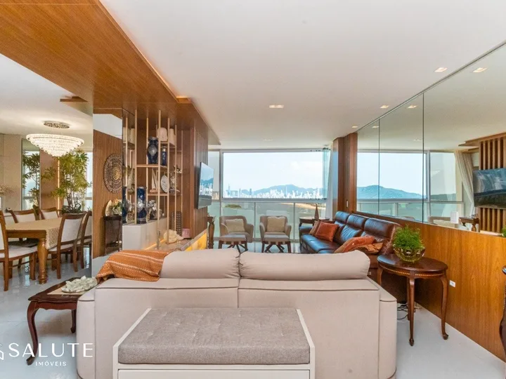 Apartamento à venda com 4 suítes no Pioneiros