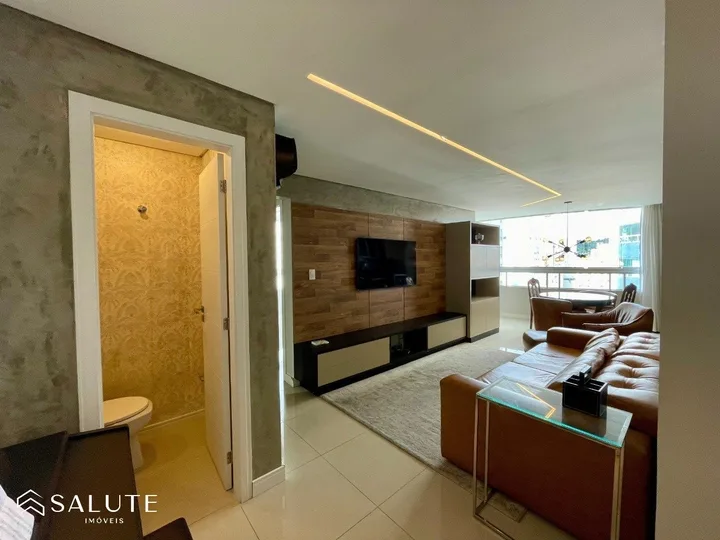 Apartamento à venda com 2 suítes na Barra Sul