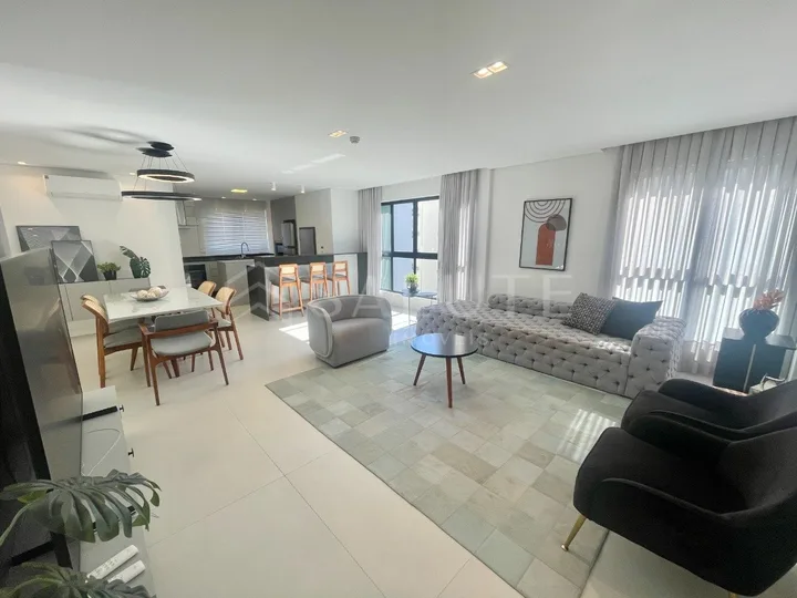 Apartamento á venda com 3 suítes no Centro