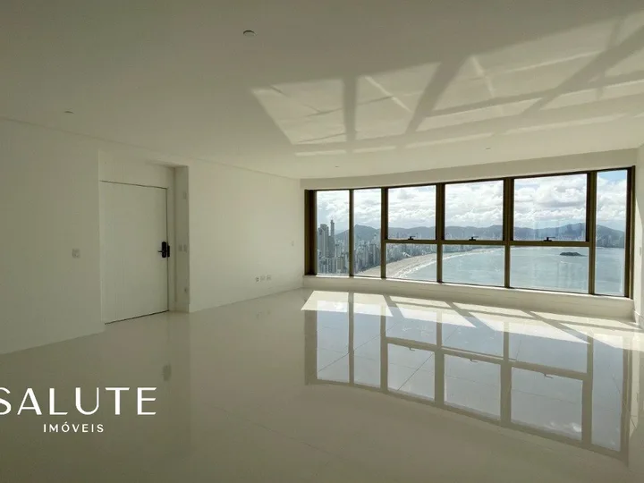 Apartamento á venda 4 Suítes na Barra Sul