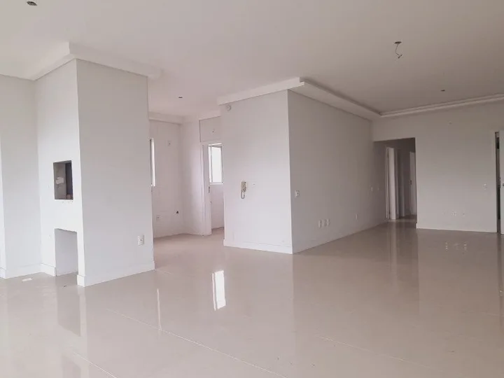 Apartamento à venda com 3 suítes na Barra Sul