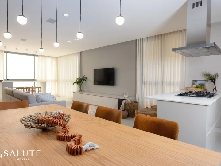 Apartamento à venda com 3 suítes na Praia Brava