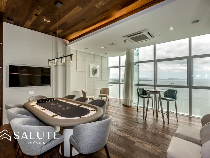 Apartamento á venda 4 suítes na Barra Sul