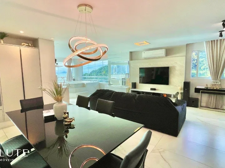Apartamento Frente Mar com 3 suítes