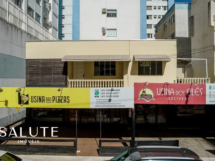 Terreno disponível para construção.