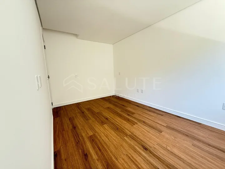 Apartamento à venda 3 dormitórios Barra.