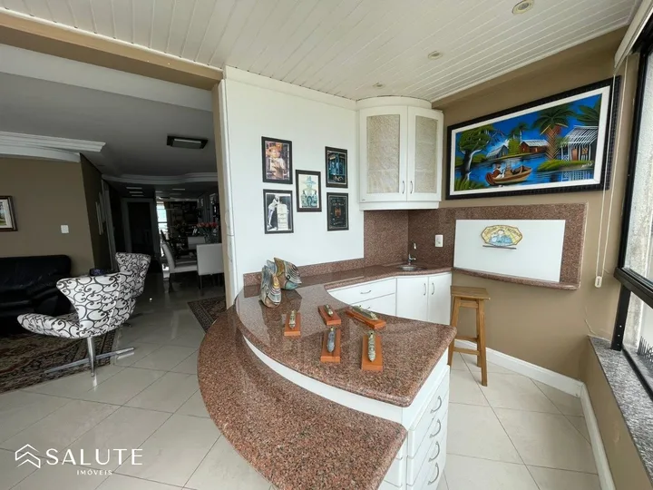 Apartamento à venda 3 Suítes na Barra Sul