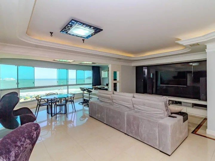 Apartamento à venda 3 suítes no Centro