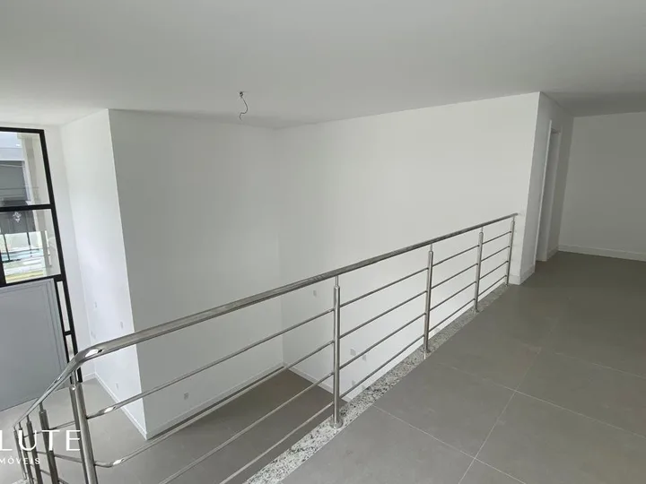 Casa à venda com 3 suítes em Camboriú