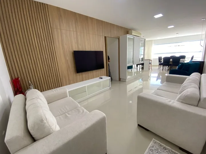 Apartamento à venda 3 dormitórios Barra Norte.