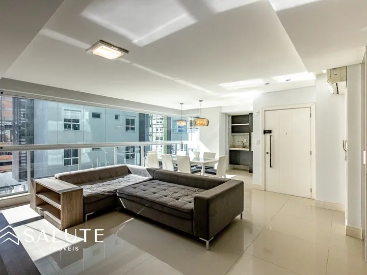 Apartamento diferenciado com 4 dormitórios
