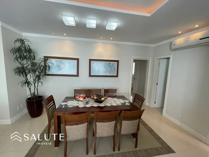 Apartamento a 200m da praia, mobiliado e decorado.