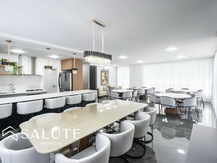 Excelente Apartamento com 4 Suítes
