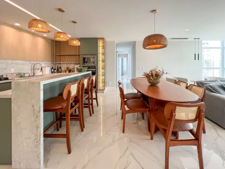 Apartamento à venda com 3 suítes no Centro