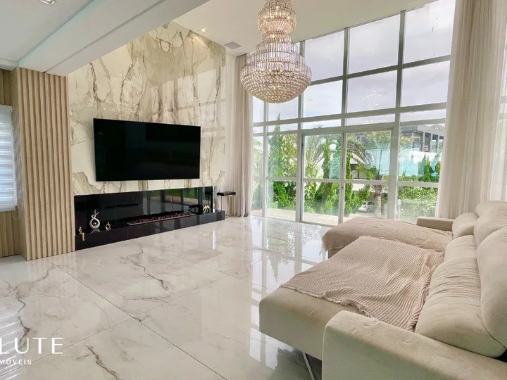 Casa triplex à venda com 6 dormitórios Praia Brava