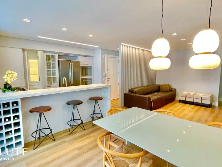 Apartamento à venda com 2 suítes no Centro
