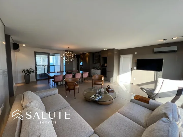 Apartamento com Vista Mar na Avenida Brasil