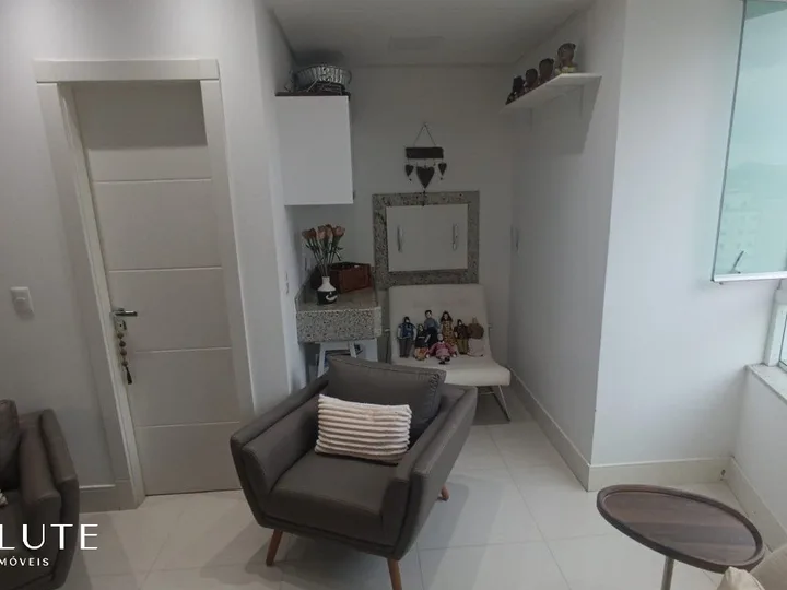 Apartamento à venda com 3 suítes na Barra Sul