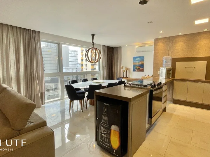 Apartamento com 3 suítes à venda no Centro