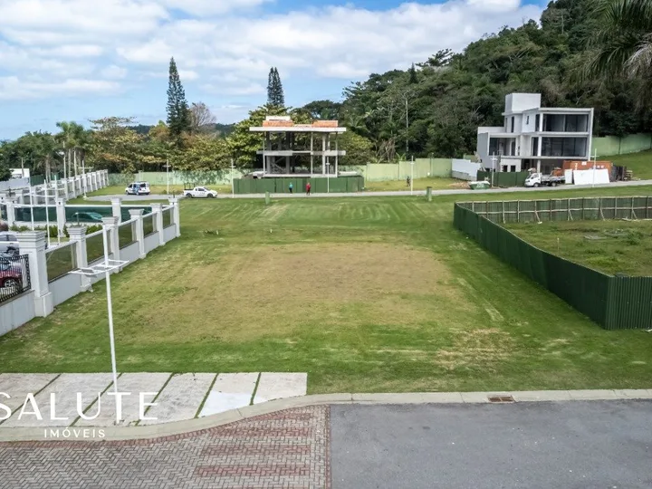 Excelente terreno em condomínio fechado