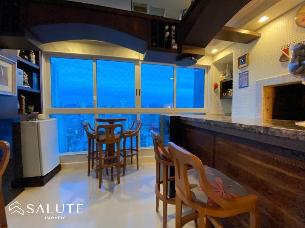 Apartamento aluguel anual 3 dormitórios no Centro