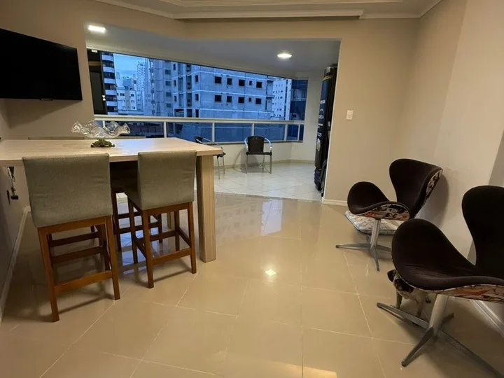 Apartamento à venda com 3 suítes no Centro