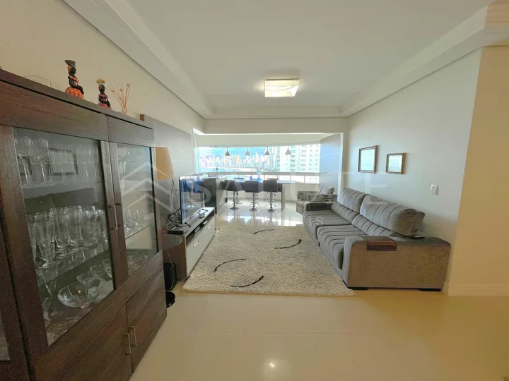Apartamento à venda 3 suítes no Centro