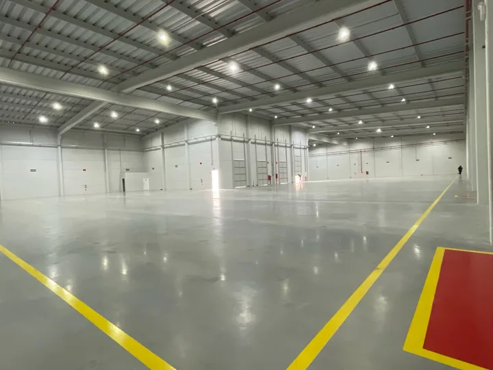 Galpão para aluguel anual 3000 m² em São Roque