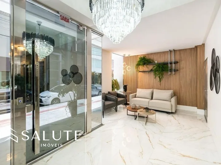 Apartamento á Venda com 4 Suéteres no Centro