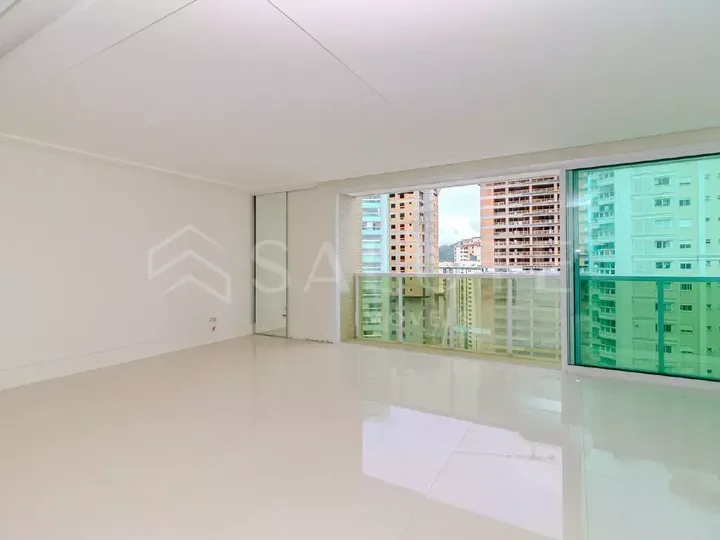 Apartamento à venda 4 dormitórios na Barra Sul