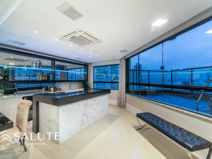 Cobertura Duplex com piscina 4 suítes quadra mar