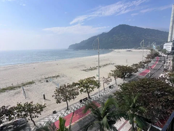 Apartamento locação anual 3 dorm Barra Sul