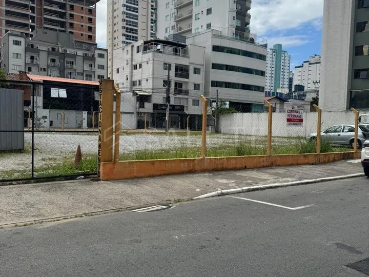 Terreno locação anual no Centro