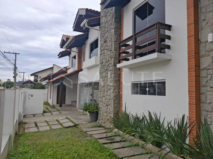 Casa comercial à venda 4 dormitórios no Centro