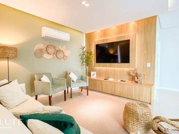 Apartamento à venda com 4 suítes em Itapema